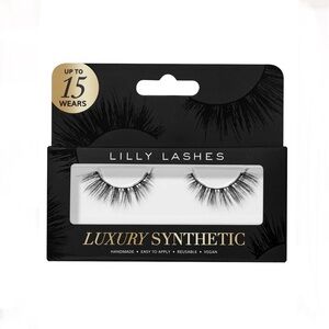 LUXURY SYNTHETIC FULL VOLUME + MEDIUM LENGTH LASHES 15 WEARS (NEW WITH TAGS)